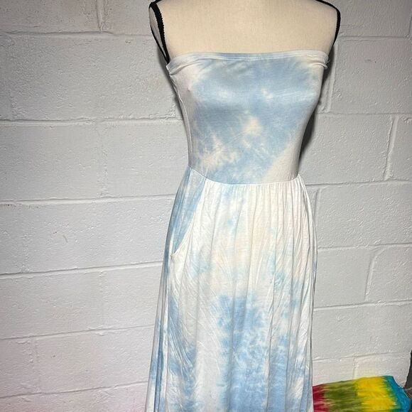 Blue Tye dyed tube maxi dress - Picture 2 of 3
